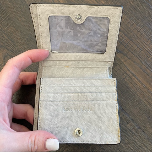 Michael Kors Wallet - Picture 4 of 4